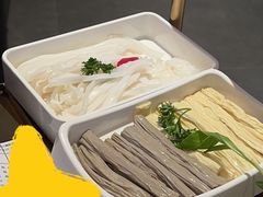 -左庭右院鲜牛肉火锅(金山万达店)