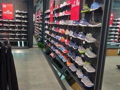 -王府井奥莱临潼小镇(临潼店)