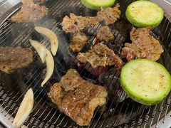 -围炉肉舍•炭烤活鳗•丹东海鲜烤肉(步行街店)