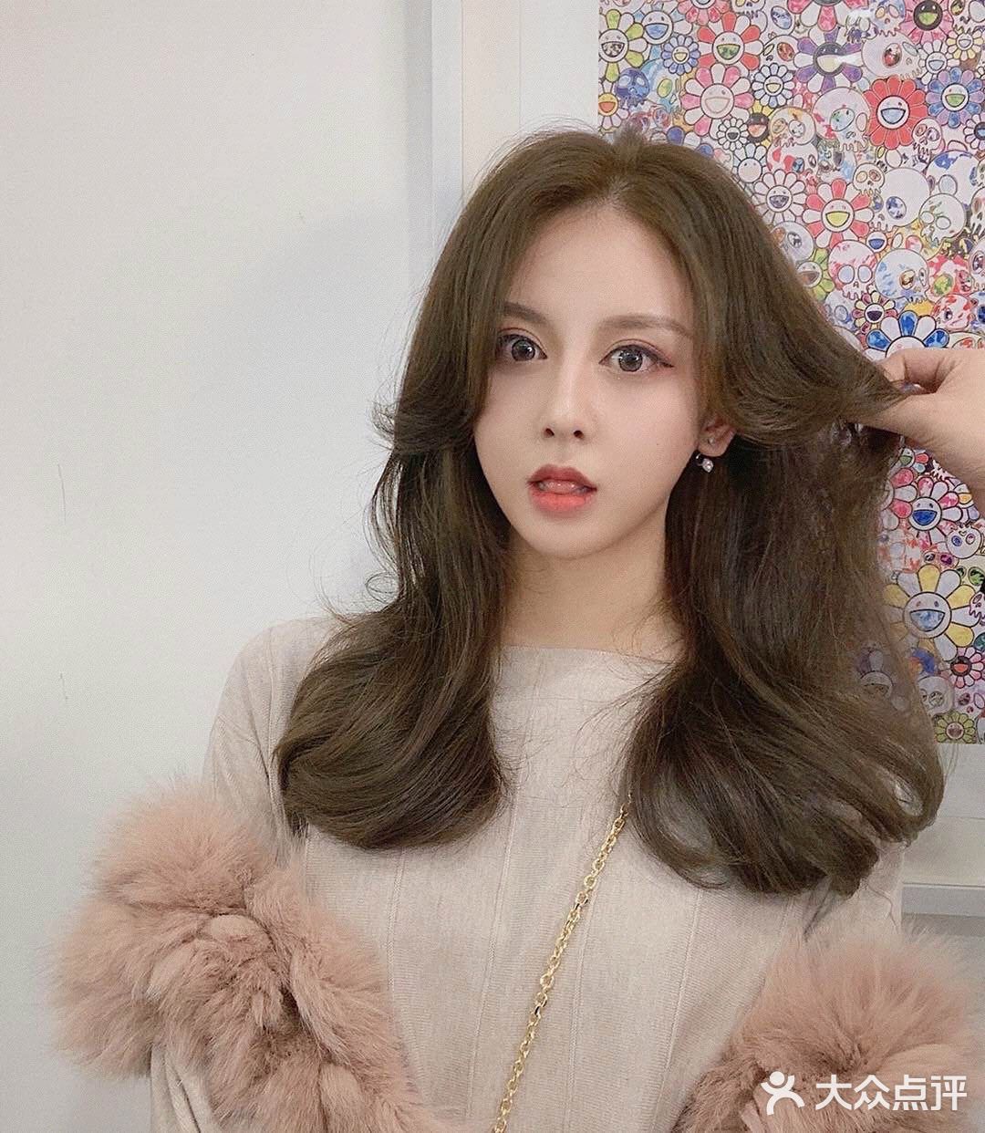 南宁网红店 发型分享 这是一款中长发 仙女首选
