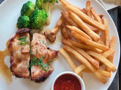 -WOLFGANG PUCK KITCHEN & BAR(迪士尼小镇店)