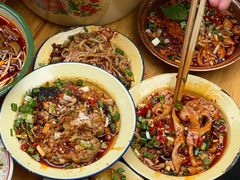 -拈签一笑黄牛肉辣卤串串