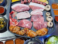 -阿亲家·韩式无限烤肉(花果园店)