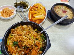 -拌来拌去石鍋拌飯(文鼎店)