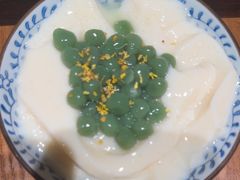 小青团冰豆腐花-李百蟹·江南蟹黄面·河景餐厅(夫子庙总店)