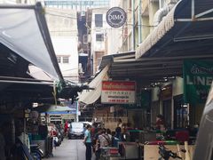 -Kha Mu Charoensang(Silom)