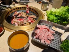 -蚂蚁洞·烤肉大营地(上海静安大悦城店)