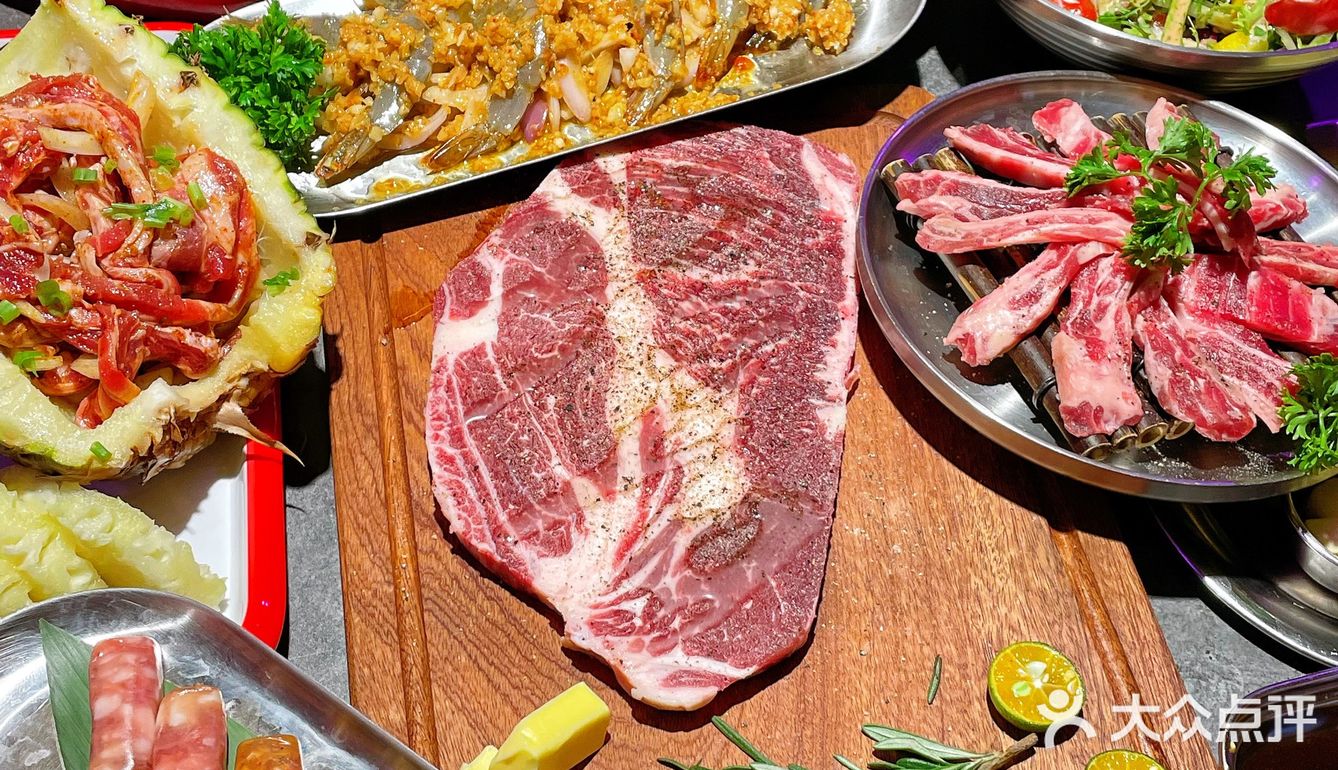 屯儿里不能错过的宝藏烤肉店，比脸大的牛排一定要试试！