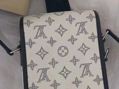 -聚云奢二手奢侈品黄金手表包包回收·中古店(三里屯总店)