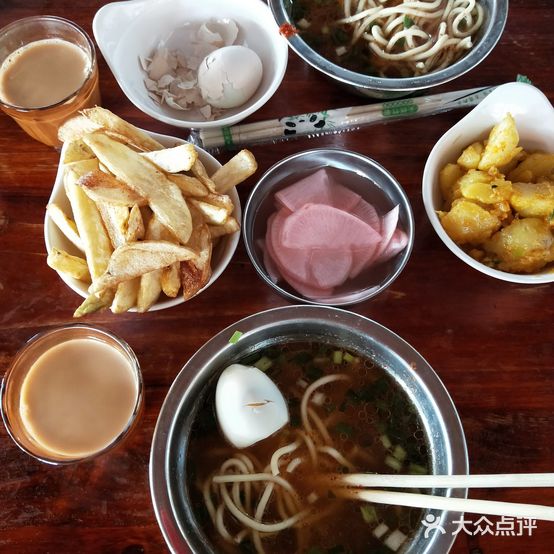 鲁固辣子藏面馆