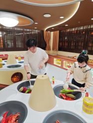 -奈尔宝·国风主题儿童乐园·亲子餐厅(豫园商城店)