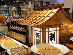 -广州万富希尔顿酒店·感趣自助餐厅·金秋蟹宴生蚝海鲜刺身
