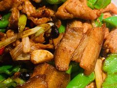 辣椒炒肉-青年公社烤鸭(滨湖银泰店)