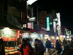 -六合夜市