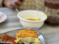 鲜肉韭菜煎饺-芬芳甜品(同福路店)
