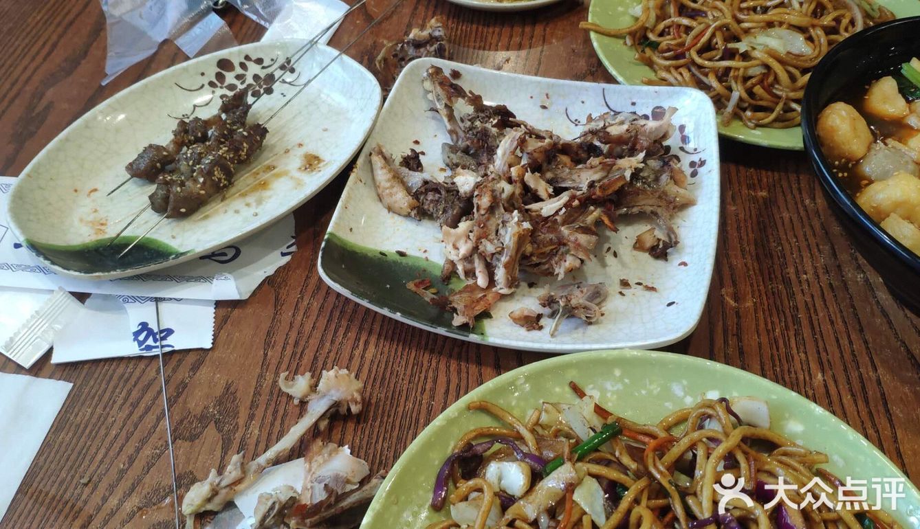 一碗老式麻辣烫，两份炒面