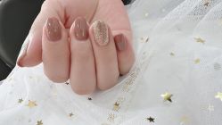 -灰姑娘美甲美睫馆