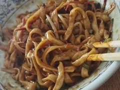 老北京炸酱面-门框胡同百年卤煮(新街口店)