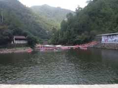 -仙人谷漂流景区
