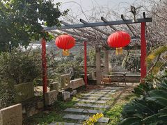 -亮河湾山庄