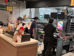 -麦当劳(上海虹桥站30B检票口楼上)