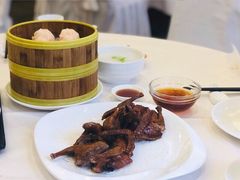 金牌炸乳鸽-维多利亚大酒店·雅园中餐厅