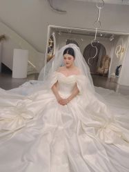 -艾米丽婚纱礼服