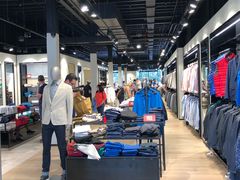 -伯肯黑德角名品折扣购物中心