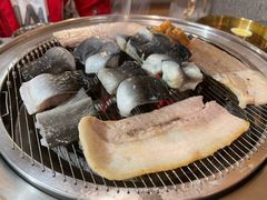 金牌鳗鱼半条-围炉肉舍•炭烤活鳗•丹东海鲜烤肉(步行街店)