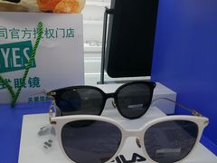 -美式眼镜·授权蔡司.依视路.尼康.豪雅.明月(南翔印象城店)