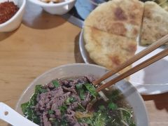 -大众跷脚牛肉馆·非遗传承单位(峨眉山店)