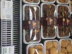 -皇冠幸福里动物奶油生日蛋糕(龙阳村地铁站店)