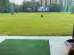 -仙霞高尔夫练习场-停车场