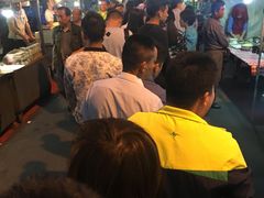 排队的人-清真老马家国华牛奶鸡蛋醪糟(正宁路店)