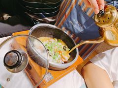 招牌小龙虾红汤泡饭-蜜桃花开·中西融合菜E&W(南长街店)