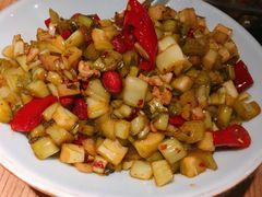 坛子菜炒牛肉-吃饭皇帝大土家民族菜(正大广场店)