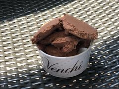 -VENCHI 闻绮(上海佛罗伦萨小镇店)