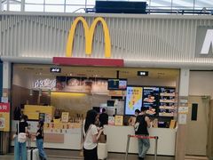 -麦当劳(深圳北站B2检票口楼上)