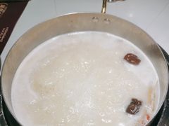 -洪氏嗨捞·广东猪肚鸡·椰子鸡火锅(西咸万象城店)
