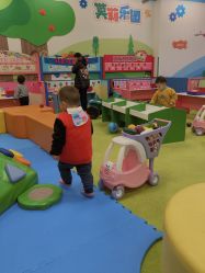 -莫莉幻想儿童乐园(武汉保利广场店)