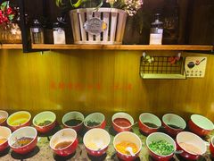 自助调料区-红牌美蛙鱼头火锅(万辉国际广场店)