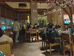 -蜜桃餐厅·伴山(湖滨商业街店)