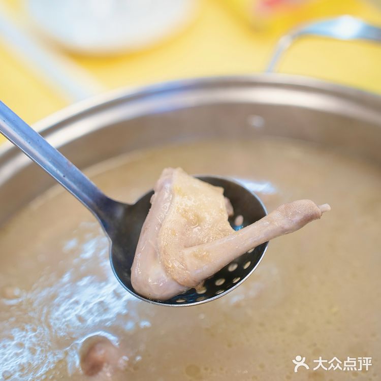 在东莞实现乳鸽自由！寮步新开这家店香迷糊了