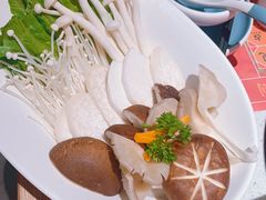 菌菇拼盘-左庭右院鲜牛肉火锅(环球港店)