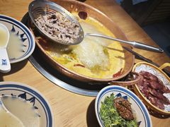 -洱火云南酸菜牛肉火锅(石景山当代商城店)