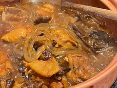小鸡炖蘑菇-关东小磨东北菜(上海长风大悦城店)