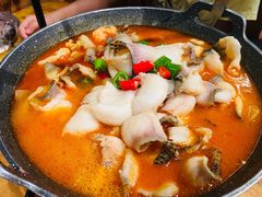 -老滇山寨•云南特色菜•地方菜•民族风情歌舞表演(金碧店)