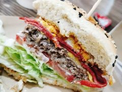 咸蛋超人芝士牛肉堡-牛纽塔·牛人堡(群众路店)