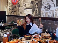 -何妹湿辣牛肉·粤式烧烤砂煲(桂雅路店)