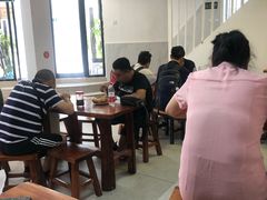 大堂-宝瑞门钉肉饼店